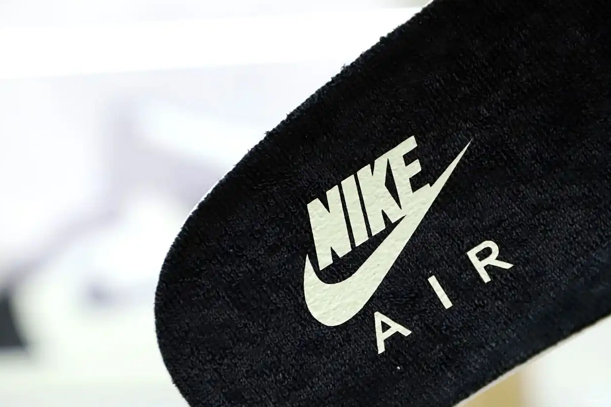 6 JORDAN SCOTT 'OLIVE' X RETRO TRAVIS AIR 0423